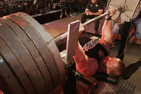 Hoornstra Competiting at Kings of Bench