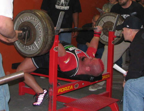Damian Osgood the first to bench 600 weighing under 200 pounds