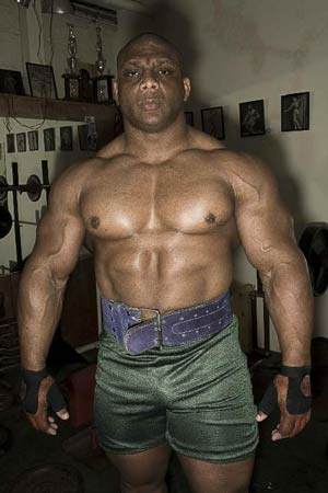 Huge Bodybuilder Quincy Taylor